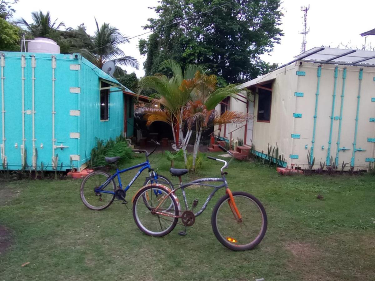 Container House Cahuita 호텔 외부 사진